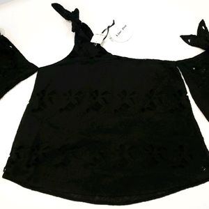 Line&Dot Asymmetrical One Shoulder Black Lace Top